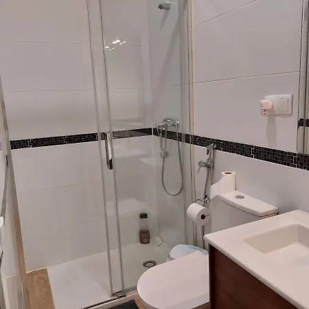 Rous - Solo Adultos Szálloda Valencia